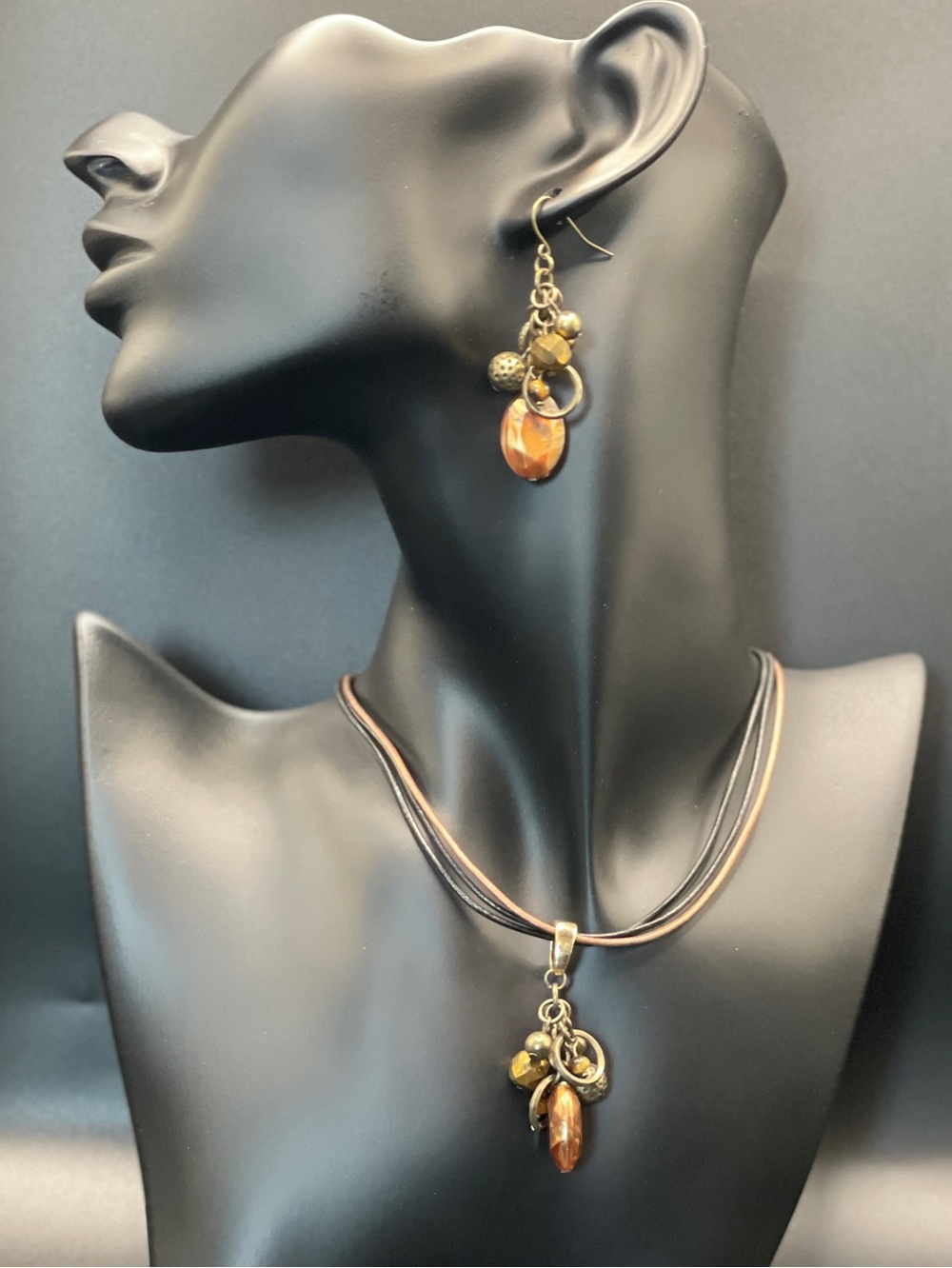 Boho Faux Carnelian Stone Cluster Leather Cord Necklace & Earrings Set NOS! 🐎